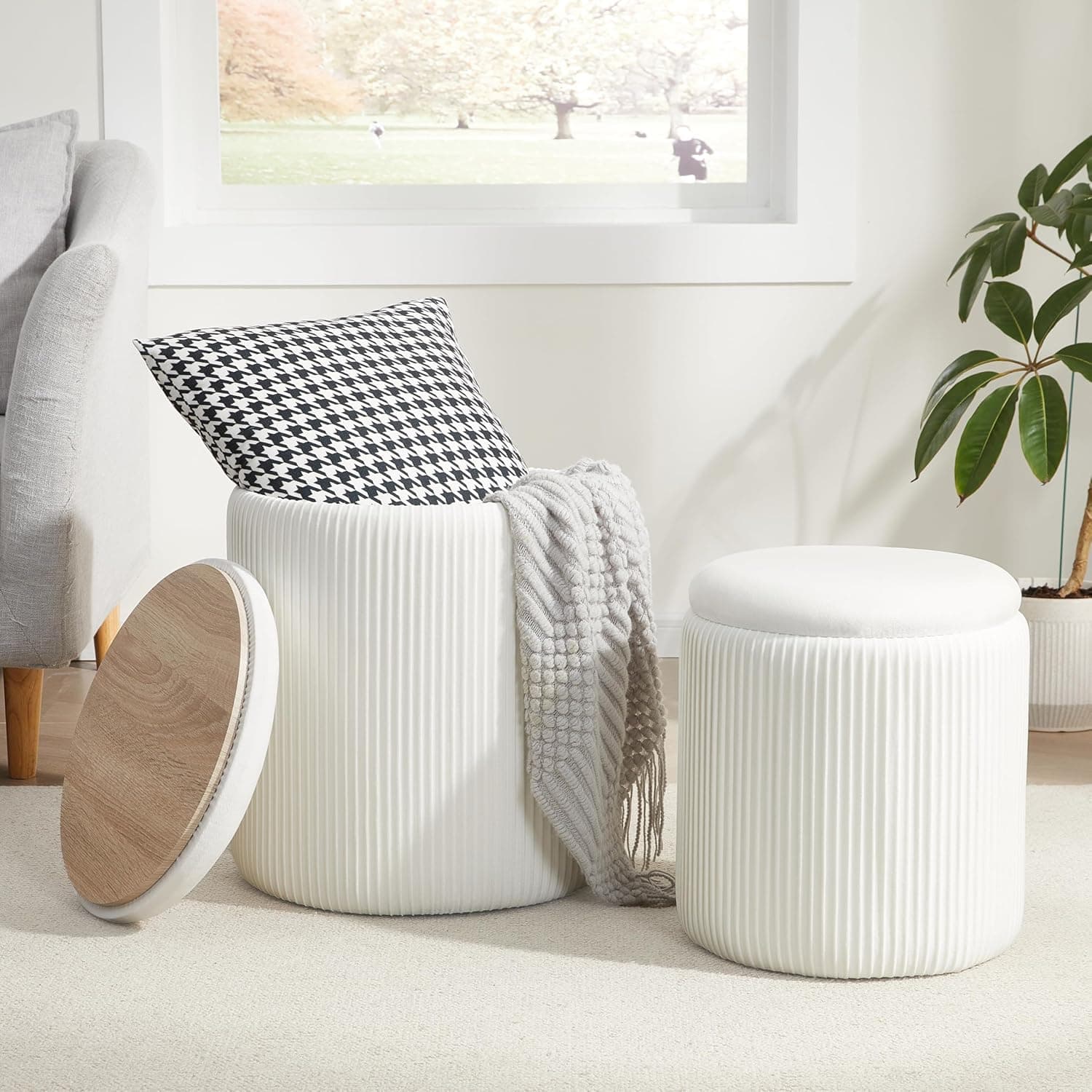 Royal Windsor Round Ottoman with Storage Set of 2,Vanity Stool with Storage for Bedroom, Ottoman Coffee Table,Small Velvet Foot Stool for Living Room, White
